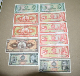LOTE BILLETES ANTIGUOS SOLES DE ORO PERU