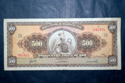 BILLETE 500 QUINIENTOS SOLES DE ORO PERU LIBERTAD SENTADA