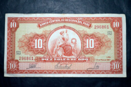 BILLETE 10 DIEZ SOLES DE ORO PERU LIBERTAD SENTADA